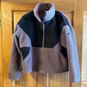Columbia fleece jacket. Like new.